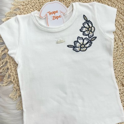 Conj. Blusa Bordada e Shorts Saia Marinho e Branco